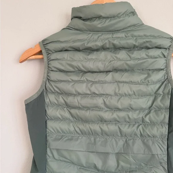 Columbia Women's Puffer Vest - Picture 7 of 11